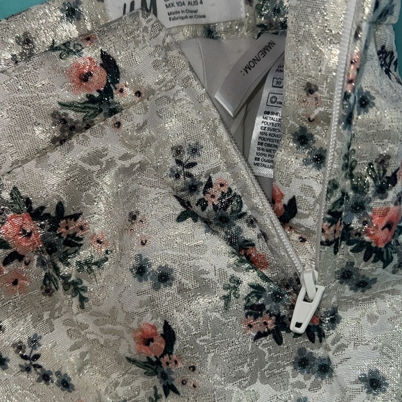 Adorable and cute H &M pants - size 3-4 years old - Picture 4 of 7